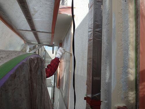 外壁塗装中塗り[浜松市南区の加藤塗装]｜屋根塗装