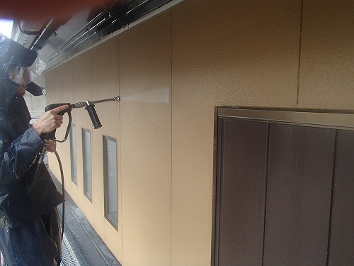 洗浄作業[浜松市南区の加藤塗装]｜外壁塗装、屋根塗装